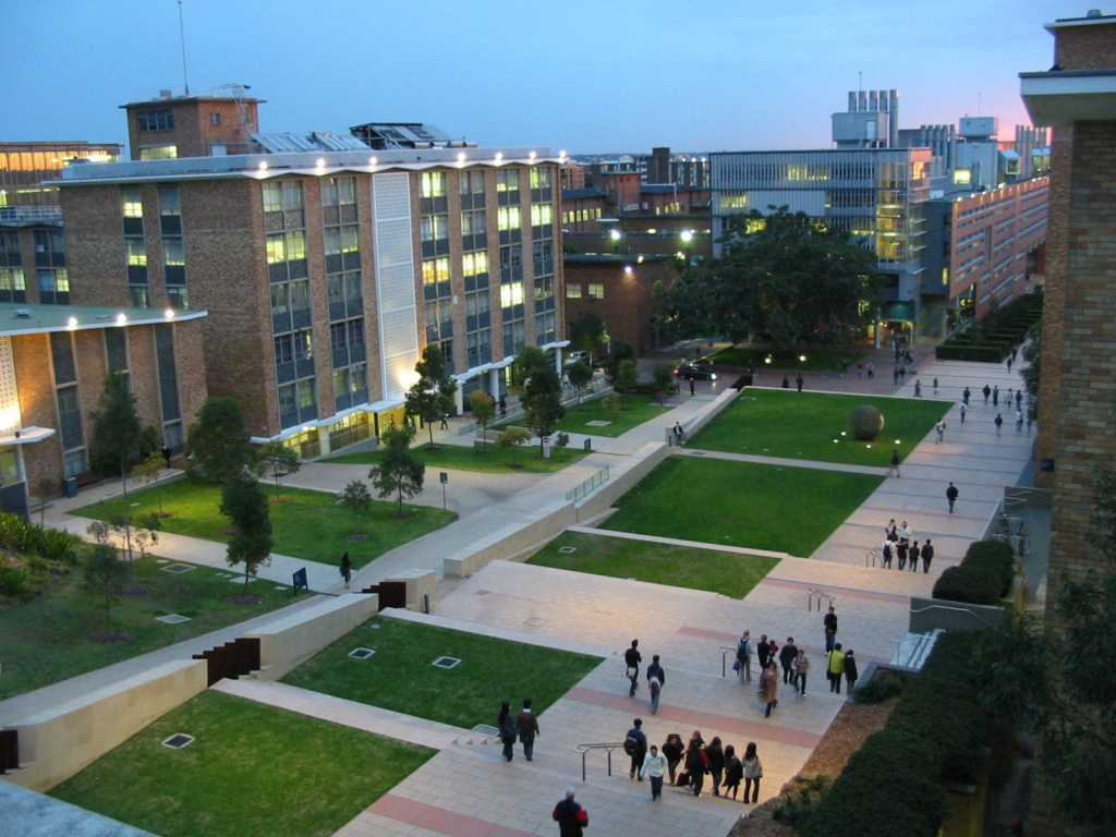 Кампус университета в Англии
